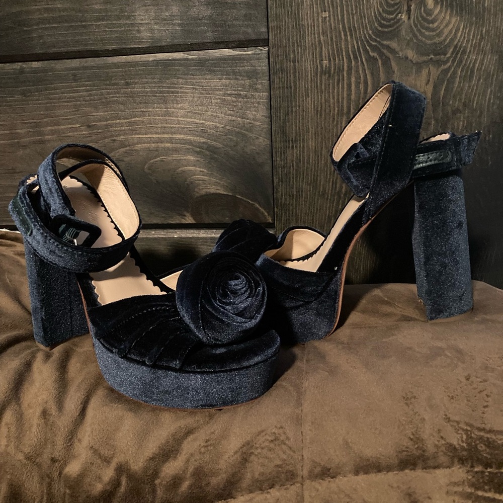 Nicola Bathie x ANTONIO MELANI  Velvet Platform chunky heel, size 7, excellent
